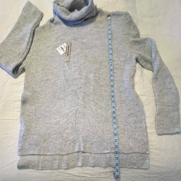 Sweet Romeo Sweater - Picture 5 of 7